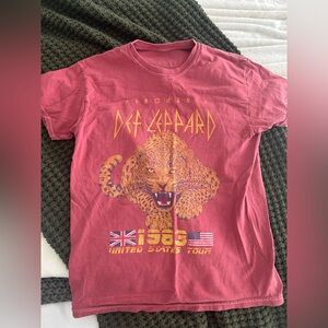 DEF LEPPARD | MAROON WOMENS T-SHIRT | SIZE SMALL